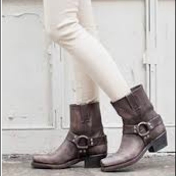 harness boots frye